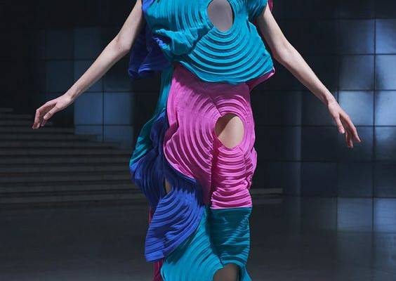 Issey Miyake Spring 2022 Ready-to-Wear Fashion Show | Vogue