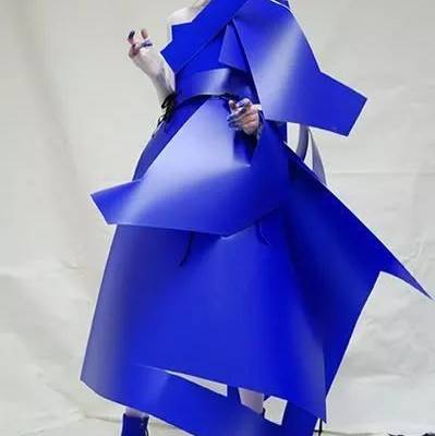 灵感风暴 | 快放下手中的高科技面料，未来感服装用纸做