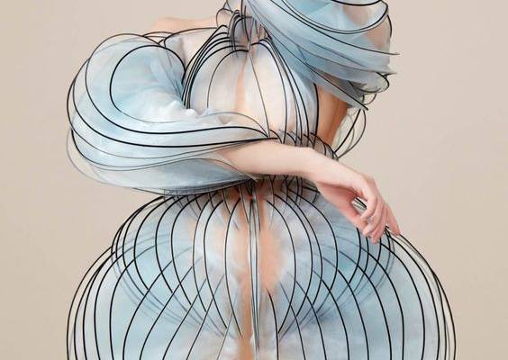 Editorial | Hypnosis | Collections | Iris van Herpen