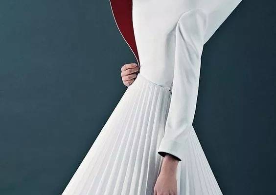 灵感风暴 | 快放下手中的高科技面料，未来感服装用纸做