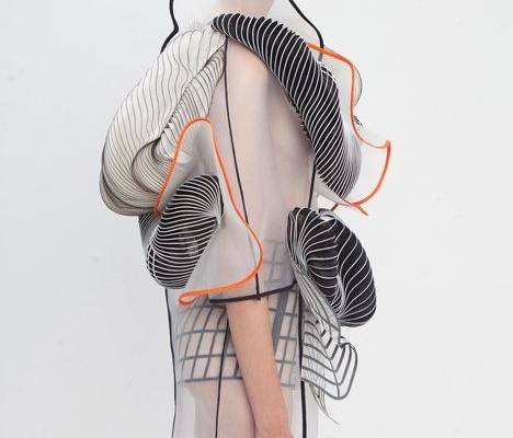 Noa Raviv uses grid patterns and 3D printing in fashion collection