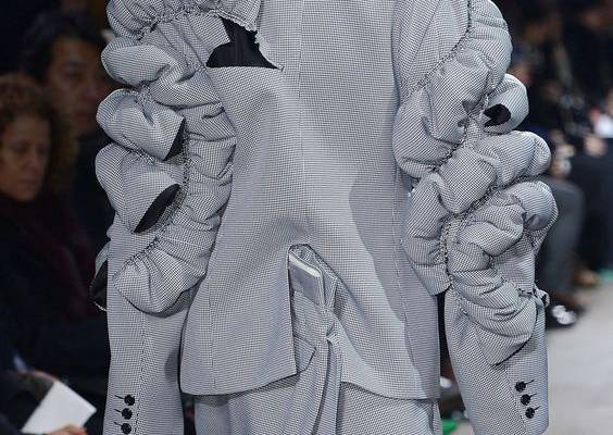 Comme des Garçons Fall 2013 Ready-to-Wear Fashion Show