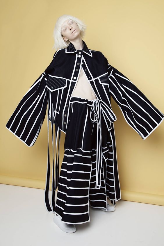 Thread, Fashion and Costume