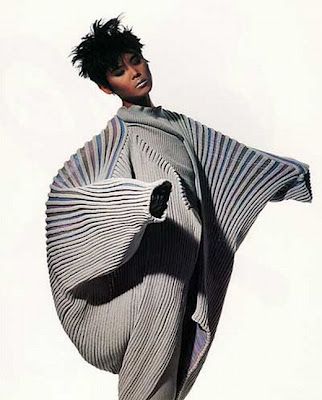 Onion flower dress by Miyake - photo Irving Penn
