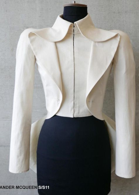 INNOVATIVE PATTERN CUTTING FOR GRADUATES   PROFESSIONALS 2016