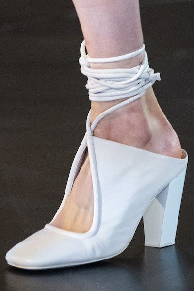 Lemaire at Paris Fashion Week | Spring 2019 | Photo: Imaxtree via Livingly.com