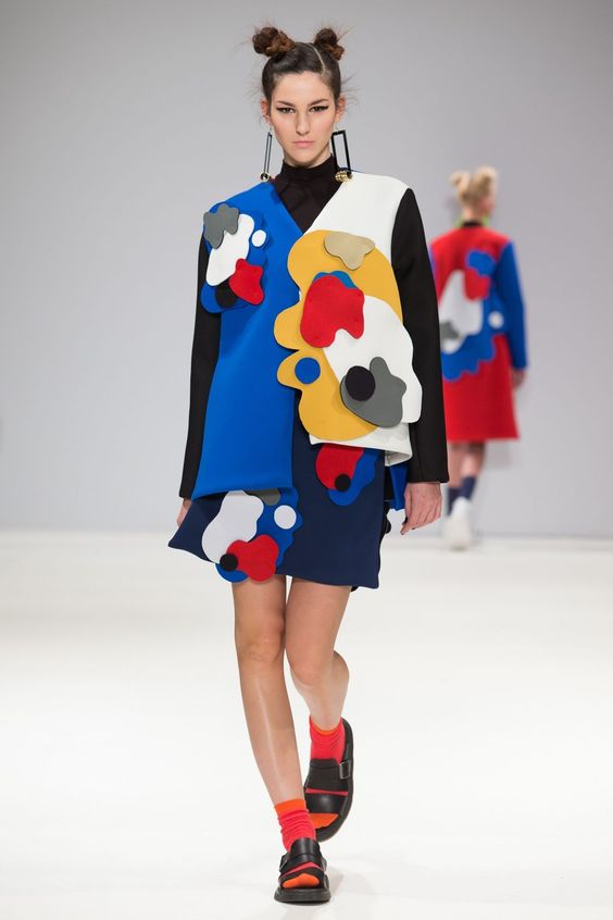 Mirella Bee Pattern Pollinating Visionist.