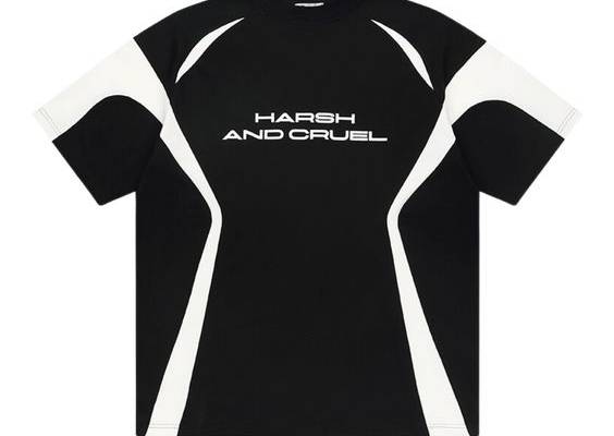 Vendor: Harsh and Cruel 2023SS Collection Loose-fitting silhouettes are suitable for daily wear Classic Black and White Color-blocking Deconstruction Design The male model is wearing a size L / 184cm (6ft) / 60kg (132lbs)The female model is wearing a size L / 178cm (5'8ft) / 50kg (110lbs) Fabric: 100% Cotton