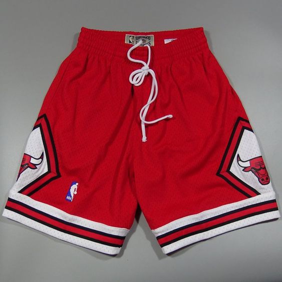 Chicago Bulls. Shorts NBA retro | Ropa adidas hombre, Ropa deportiva mujer nike, Ropa de hombre