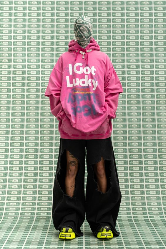 探讨社会议题，VETEMENTS 2022 秋季系列释出 – NOWRE现客