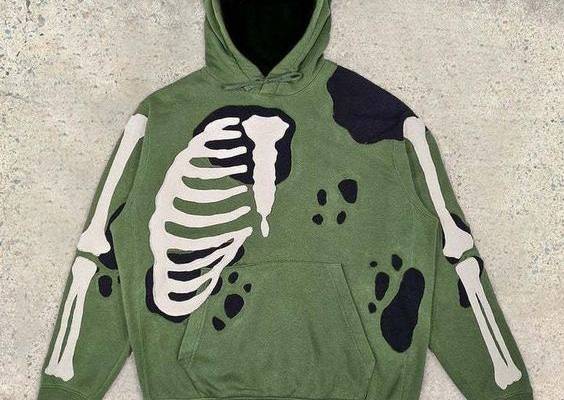 Decoration: PatchworkAge: 18-24Material: PolyesterThickness: Thick （Winter)Elasticity: Slight StrechSleeve Style: RegularHooded: YesFabric Type: Man-made fiberPattern Type: GeometricStyle: CasualFit Type: LOOSESleeve Length(cm): FullSeason: Autumn/WinterRelease Date: Autumn 2023Clothing Patterns: LOOSEGender: WOMENClothing Length: RegularItem Type: HoodiesType: PulloversFabric content: 91% (inclusive) - 95% (inclusive)Collar: HoodedLiner Type: None-LinerMaterial Composition: Synthetic fiber