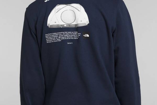 Show your love for The North Face® with the Men’s Brand Proud Hoodie. With a soft, durable construction, you’ll reach for this hoodie all year long.