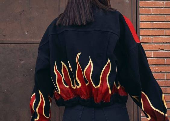 Campera Girl on Fire