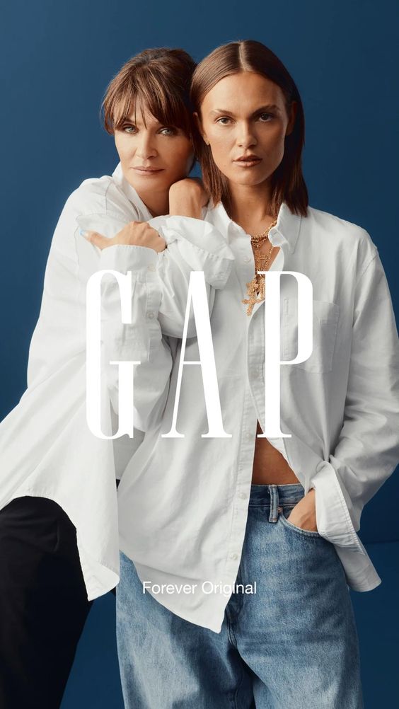 We make pieces that bring your POV to life. Featuring generation Gap in essentials turned iconic. From the perfectly baggy ’90s Loose Jeans to the always-on White Shirt, put a pin in the fits our fall cast is repping.