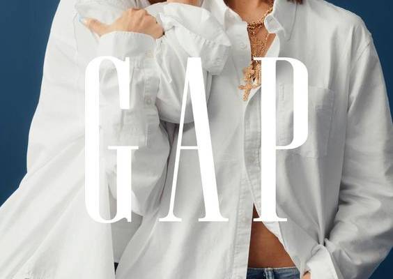 We make pieces that bring your POV to life. Featuring generation Gap in essentials turned iconic. From the perfectly baggy ’90s Loose Jeans to the always-on White Shirt, put a pin in the fits our fall cast is repping.