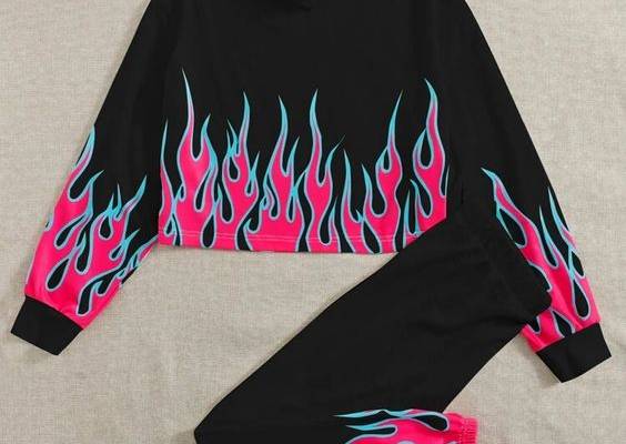Conjunto capucha corta con estampado de fuego con pantalones deportivos | Mode de Mujer | SHEIN España
