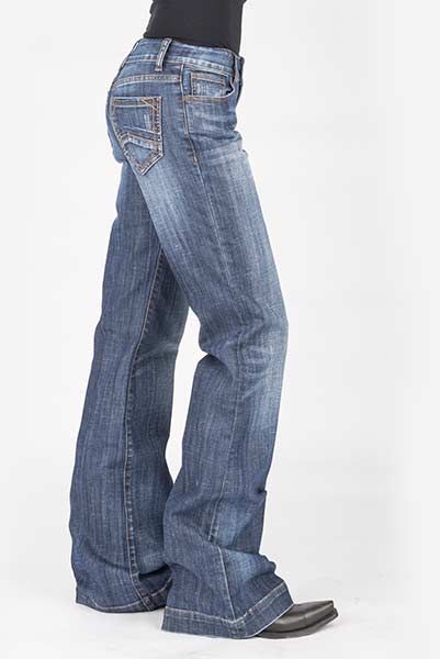 This classic Stetson 214 trouser fit jeans are a great choice for both style and comfort. They sit just below the waist and have a moderately fit thigh with a flared leg. It has the signature Stetson branded two button contour waist band with a decorative stitched circle on the back pockets. These jeans are a medium wash made from 98 percent cotton and 2 percent spandex.