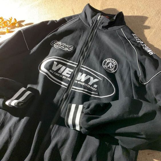 The lettering of the jacket may have changed due to different production batches. Buyers who are concerned about this should place an order with caution, thank you！ Size Suggest Size S: weight 35kg-40kg, height 145-150cm Size M: weight 40kg-50kg, height 155-165cm Size L: weight 50kg-57.5kg, height 165-175cm Size XL: weight 57.5kg-65kg, height 170-175cm Size 2XL: weight 65kg-70kg, height 175-180cm