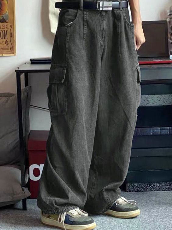 Style: Casual/Street/Vintage/Hip PopMain Material: Cotton. PolyesterFit Type: Regular fit-Vintage style with a washed denim look for a classic. timeless aesthetic-Flattering straight-leg fit for a versatile and comfortable style-Cargo pockets design adds functionality and practical to the jeans-Zip and button fasten for easily dressed up and down.-Cotton and polyester fabric for durability and softness wear. SIZE US UK EU HIPS (Inches) Outseam (Inches) S 38 38 46 43.31 44.09 M 40 40 48 44.88 44.