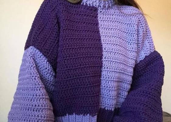 anyone has the pattern for this sweater ? mostly the body part, any YouTube link (or anything else) is welcomed !