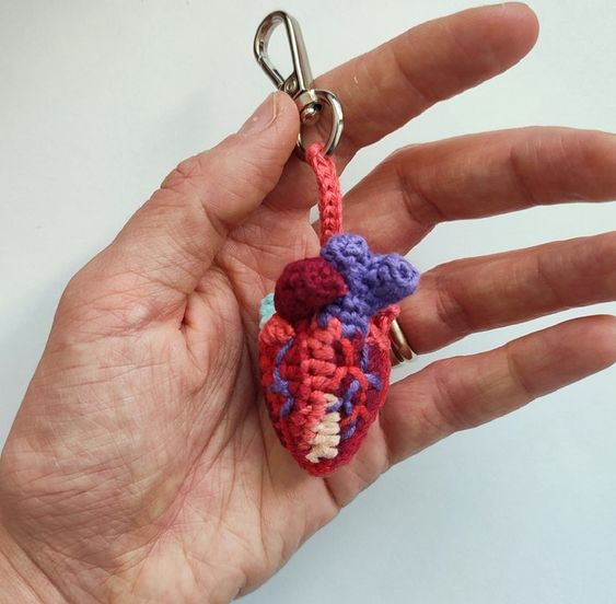 CROCHET PATTERN Anatomy of a Heart Keychain by Asessune – Etsy Philippines