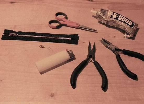 DIY Zipper Bracelet