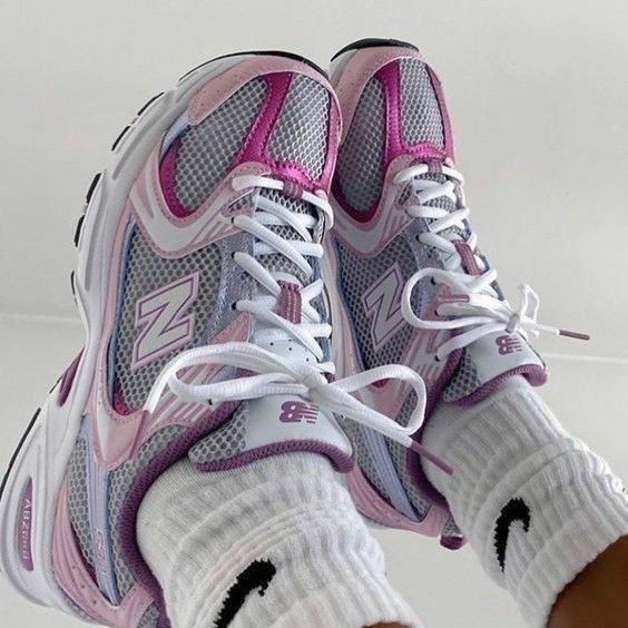 ˗ˏˋ the wall of winnipeg and me | mariana zapata ´ˎ˗