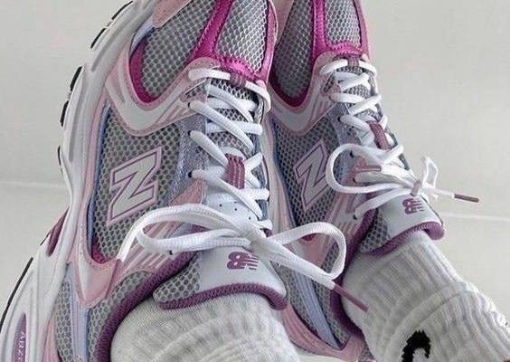 ˗ˏˋ the wall of winnipeg and me | mariana zapata ´ˎ˗