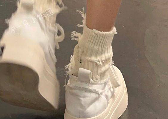 𝘚𝘢𝘷𝘦 = 𝘍𝘰𝘭𝘭𝘰𝘸 