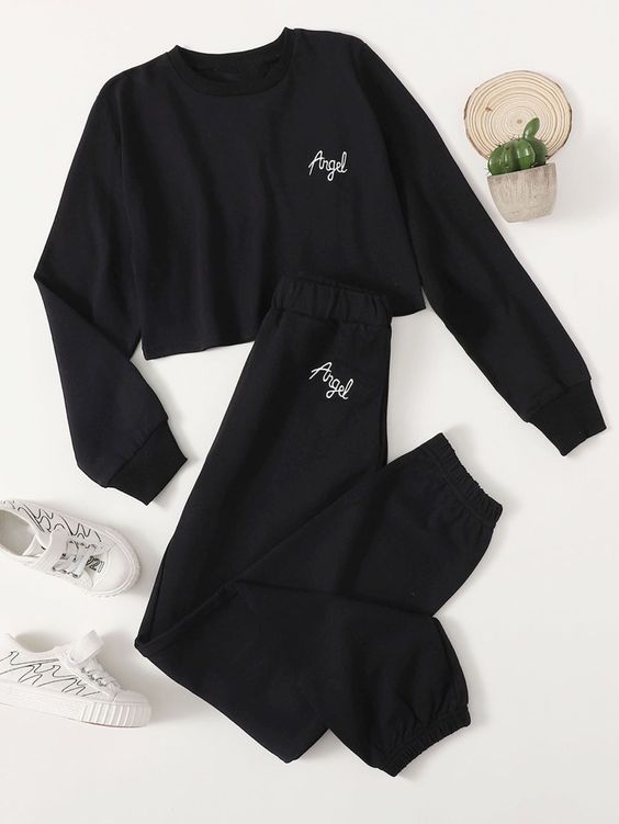 SHEIN Girls Letter Embroidered Crop Pullover