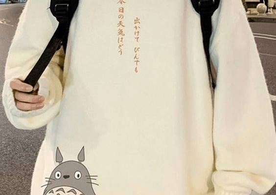 Style: Casual/Street/Preppy/Cute Fabric Content: Cotton. Polyester Fit Type: Regular fit Neckline: Crew Neck Sleeve Length: Long Sleeve Description: Features a design of cartoon pattern to the front. made from fuzzy knit fabric. with ribbed trims and drop shoulders design.