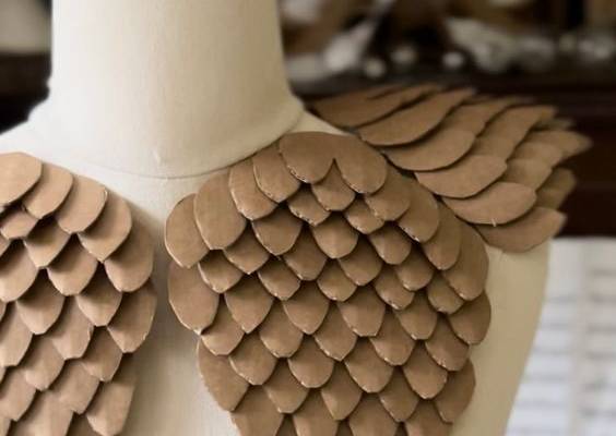 DIY CARDBOARD SCALE BUST COLLAR