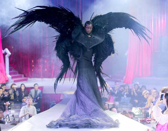 Photo highlights of the day: space walks and giant skulls