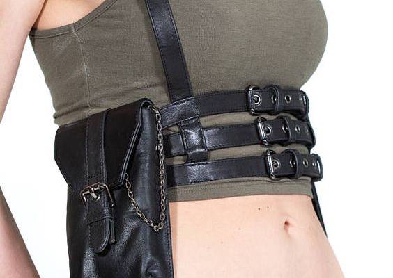 DREIFACHE Bedrohung-schwarzes Leder-Körper-Harness w / Cabrio