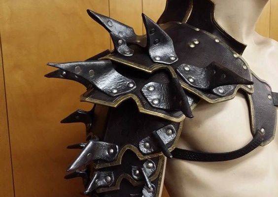 *Hand crafted *Custom made using your measurements *10oz Premium Leather *Strap