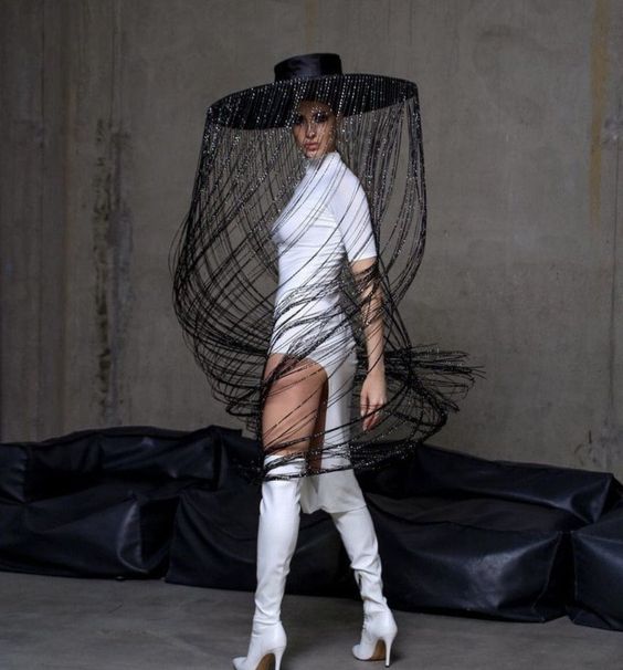 unusual headwear. fringed hat. This hat is suitable for creating your unique party look. the hat is large, its diameter is 48 cm. there is a fringe on the hat, which you can cut to the desired level. fringe length 2 meters. the hat can be used for a photo shoot. one size hat. if you need a hat in a different color, just contact me.