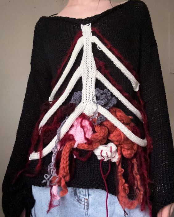 @carolinemoorenc // y2knots.com