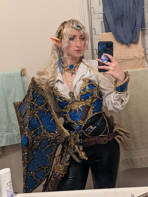 Porcelain knight set