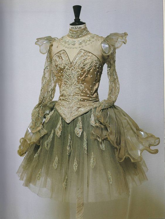 opéra côté costume – opéra national de paris (1995)