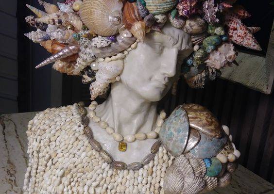 Shell bust creation of Michelangelo's David