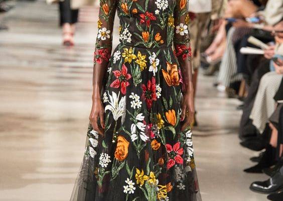 Oscar de la Renta Fall 2018 Ready-to-Wear Fashion Show | Vogue