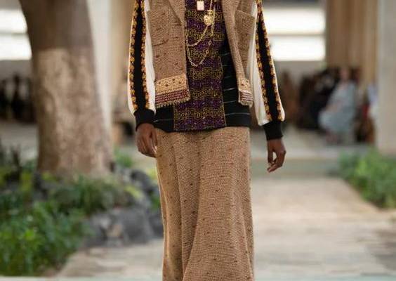 Item code: P75458 K10806 NP333
Polos from CHANEL, Elegant Style, Casual Style, Long Sleeves, Oversized Shirts, Logo, 2023-24FW