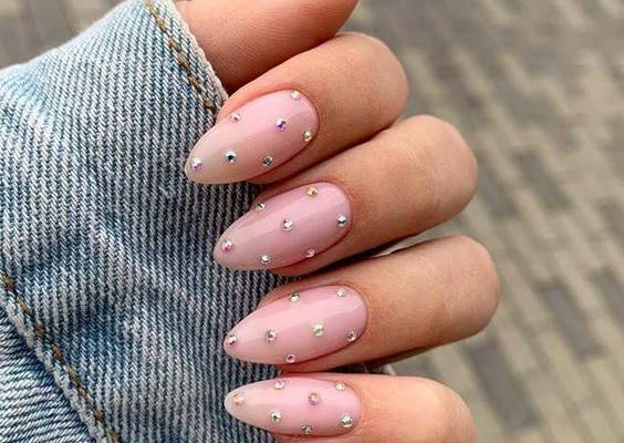39 Breathtaking Designs For Almond Nails To Refresh Your Look