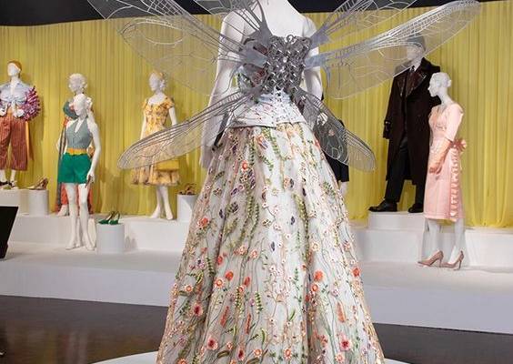 2019 Emmy Best Costume Designs, Nominated TV Shows: Photo Gallery – Footwear News