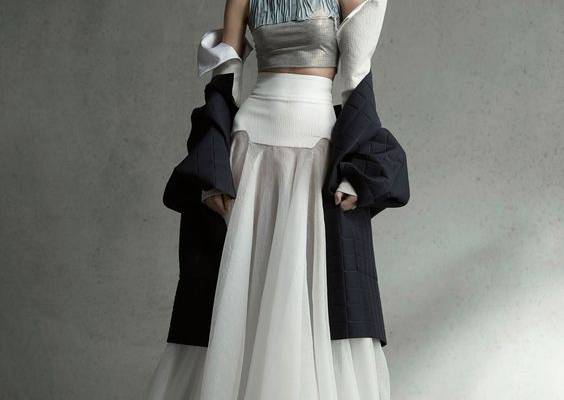 See the complete Maticevski Fall 2017 Ready-to-Wear collection.