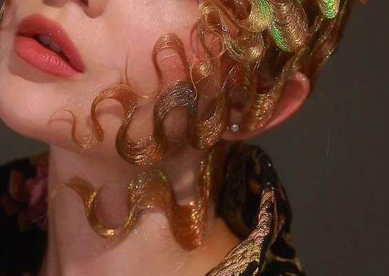 Shimmer Wave Hair Tutorial