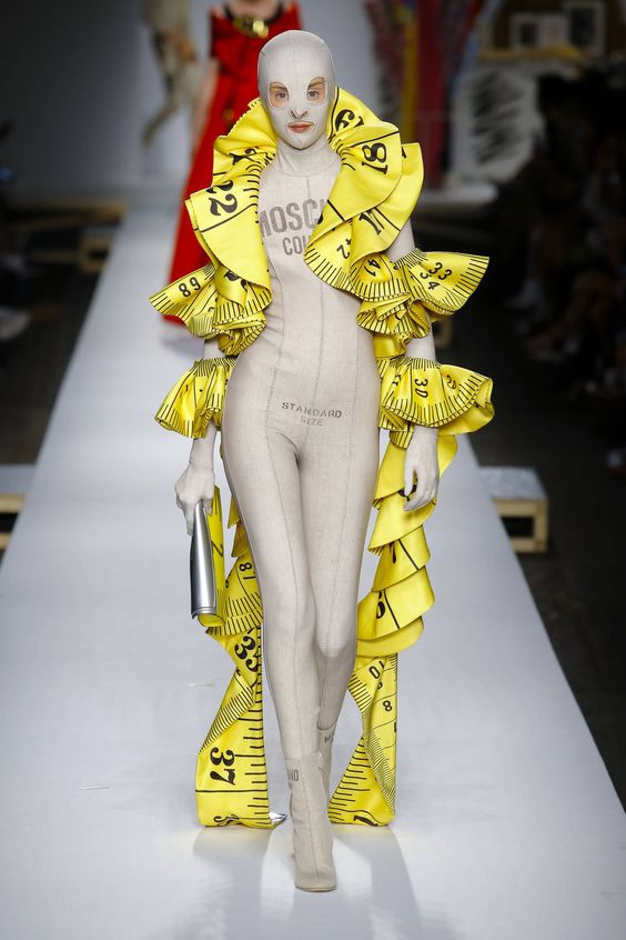 Moschino Spring 2019 Ready-to-Wear Fashion Show