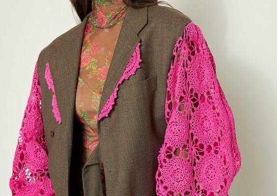 Shop the fuchsia crochet Basil Blazer at Mochi's official online store ✓ Order now and receive it within 2-3 working days at your doorstep ✓ Worldwide shipping
