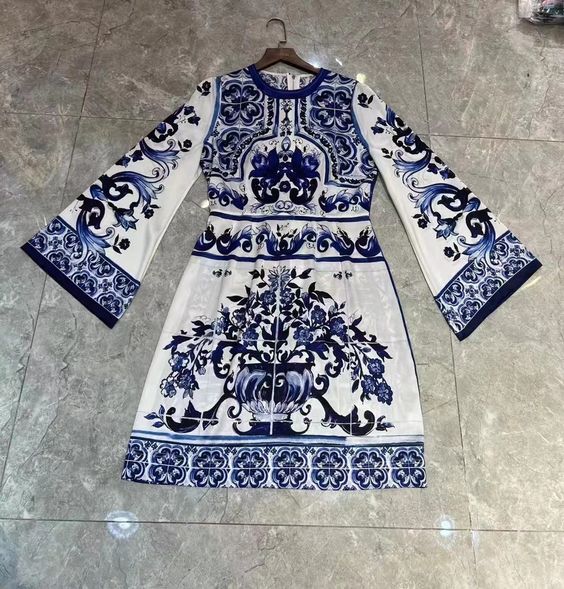 Dolce and Gabbana Dress replica clothing
WhatsApp 8618566730393