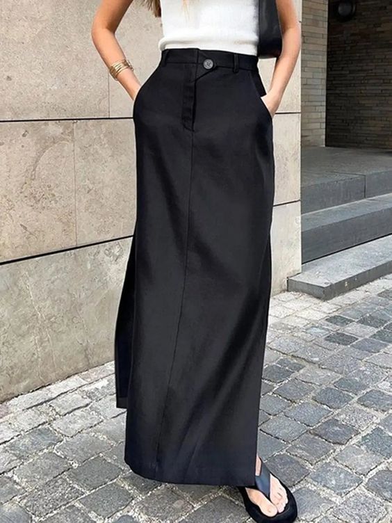 SPU: WOXSK230627006Elasticity: Micro-ElasticFit Type: Loose Clothing Details: Split Hem Style: Fashion CommutePattern Type: None Material: Polyester FiberWaist Type: High WaistBottom Type: Skirts